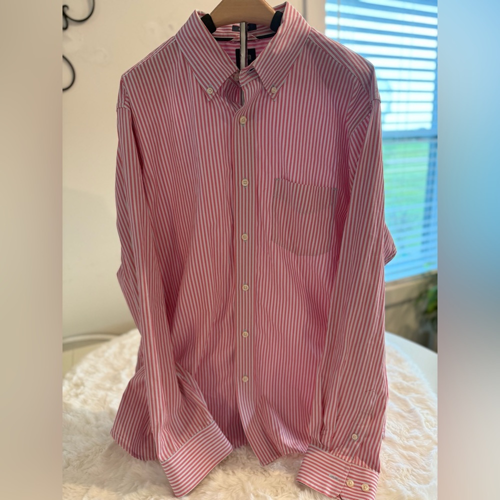 GAP | Classic Fit|  Red White Striped Button Down Shirt | Men’s Large